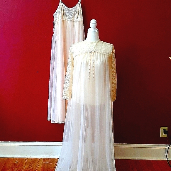 VTG Vanity Fair Peignoir Set Size 34 - Picture 3 of 13